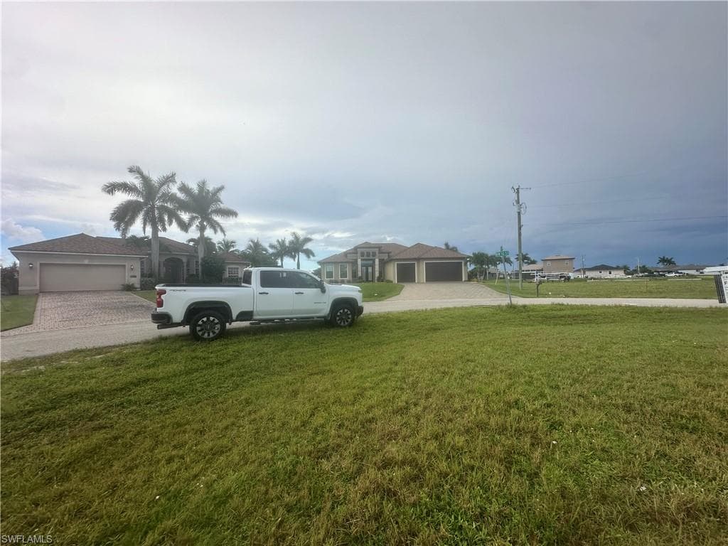 1000 NW 36th PL CAPE CORAL, FL 33993