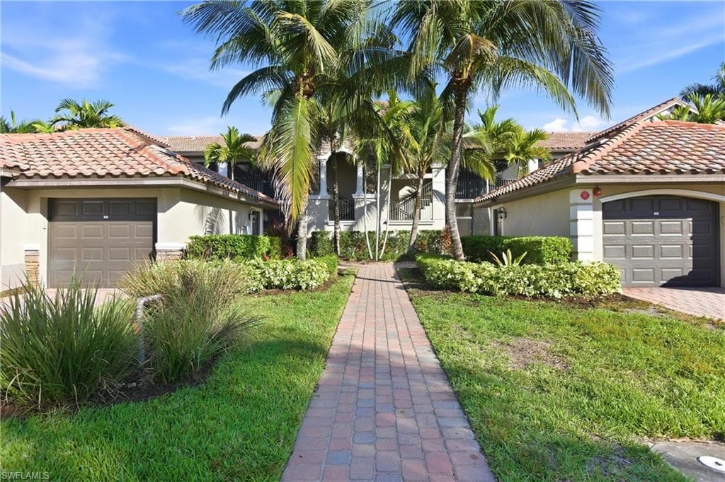 9844 Venezia CIR 714 NAPLES, FL 34113