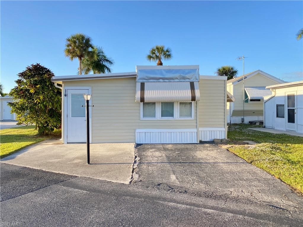 14 Pearl DR 14P NAPLES, FL 34114