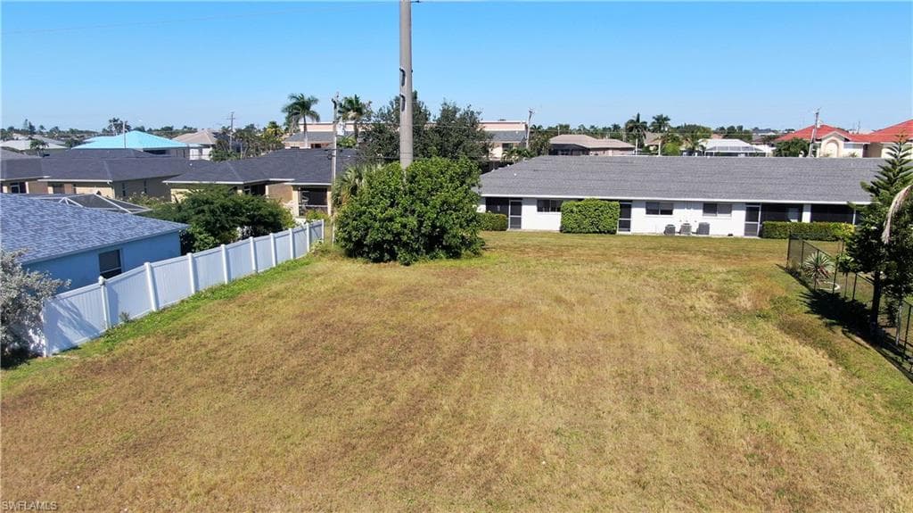 933 Cape Coral PKWY W CAPE CORAL, FL 33914