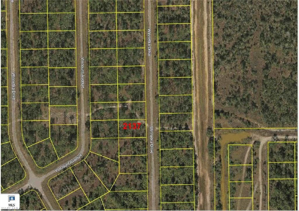 2137 Winnetka DR LEHIGH ACRES, FL 33972