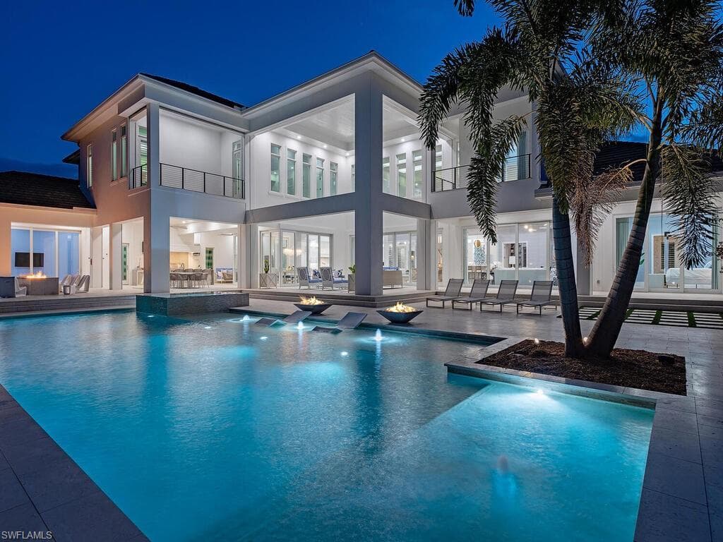 188 West ST NAPLES, FL 34108