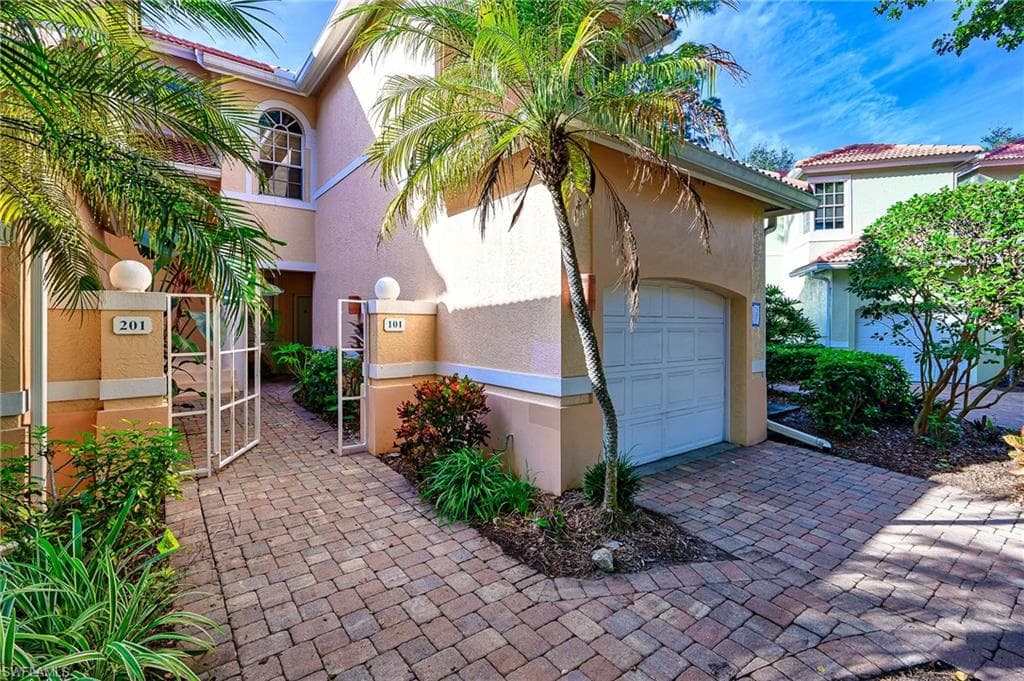 15161 Storrington PL F101 NAPLES, FL 34110