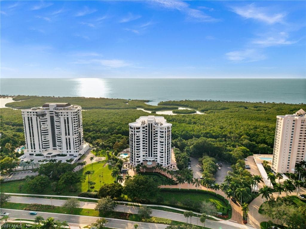 6075 Pelican Bay BLVD 104 NAPLES, FL 34108