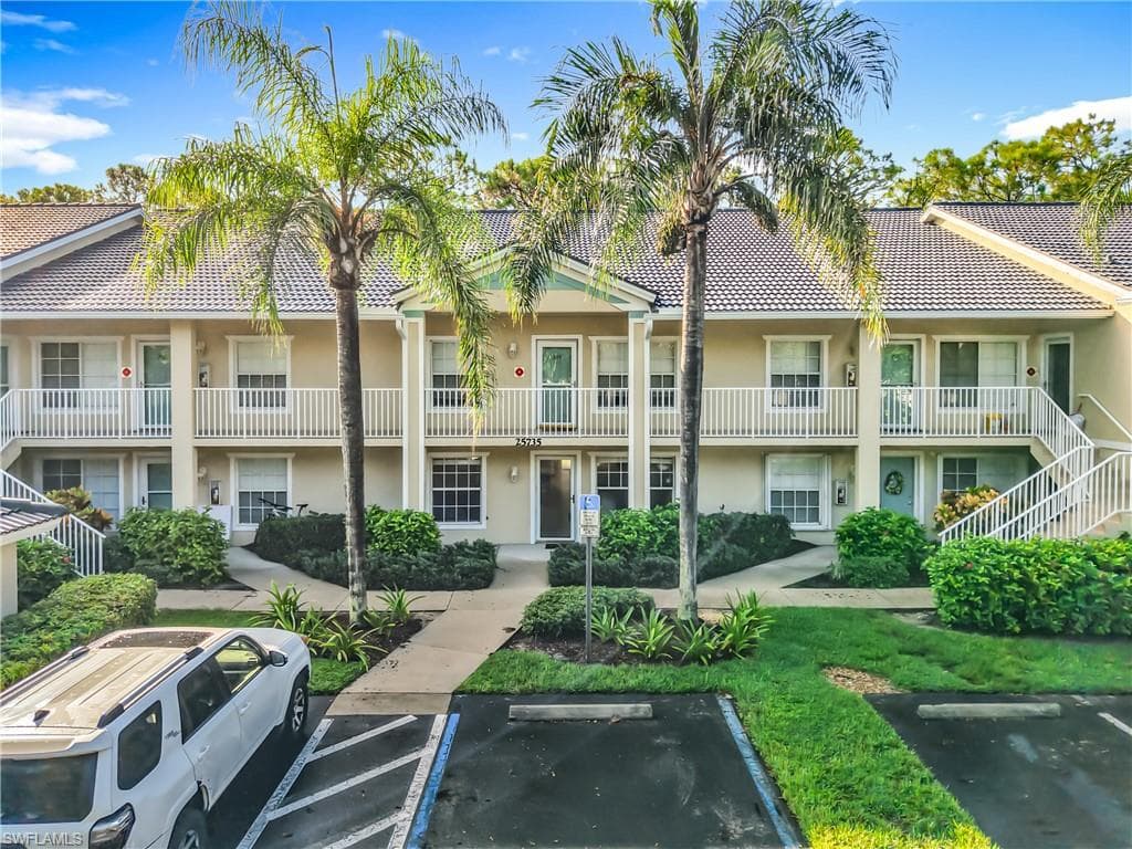 25735 LAKE AMELIA WAY 103 BONITA SPRINGS, FL 34135