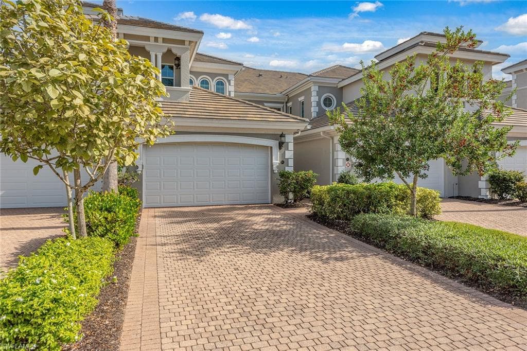 9224 Campanile CIR 201 NAPLES, FL 34114