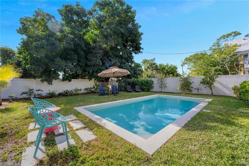 712 110th AVE N NAPLES, FL 34108
