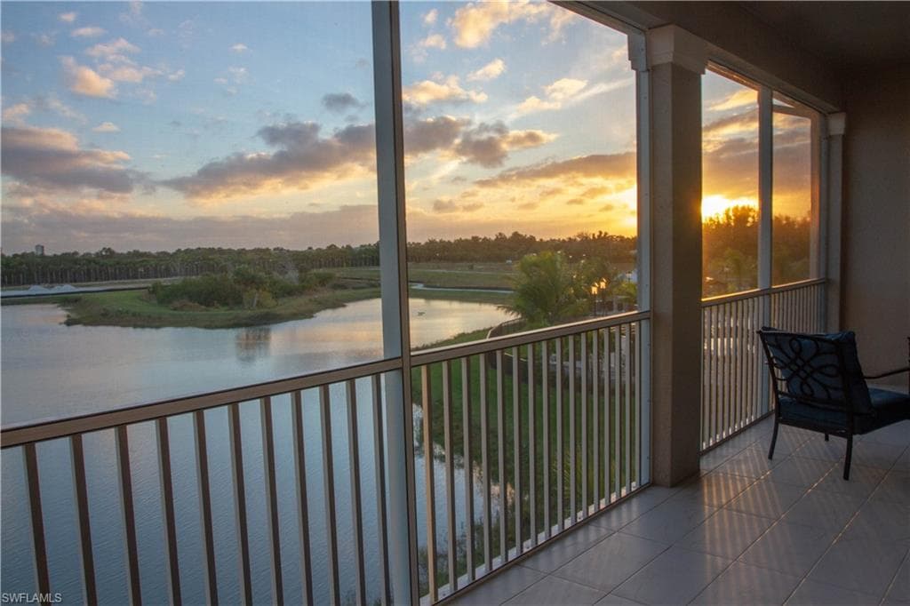 163 Indies DR E 203 NAPLES, FL 34114
