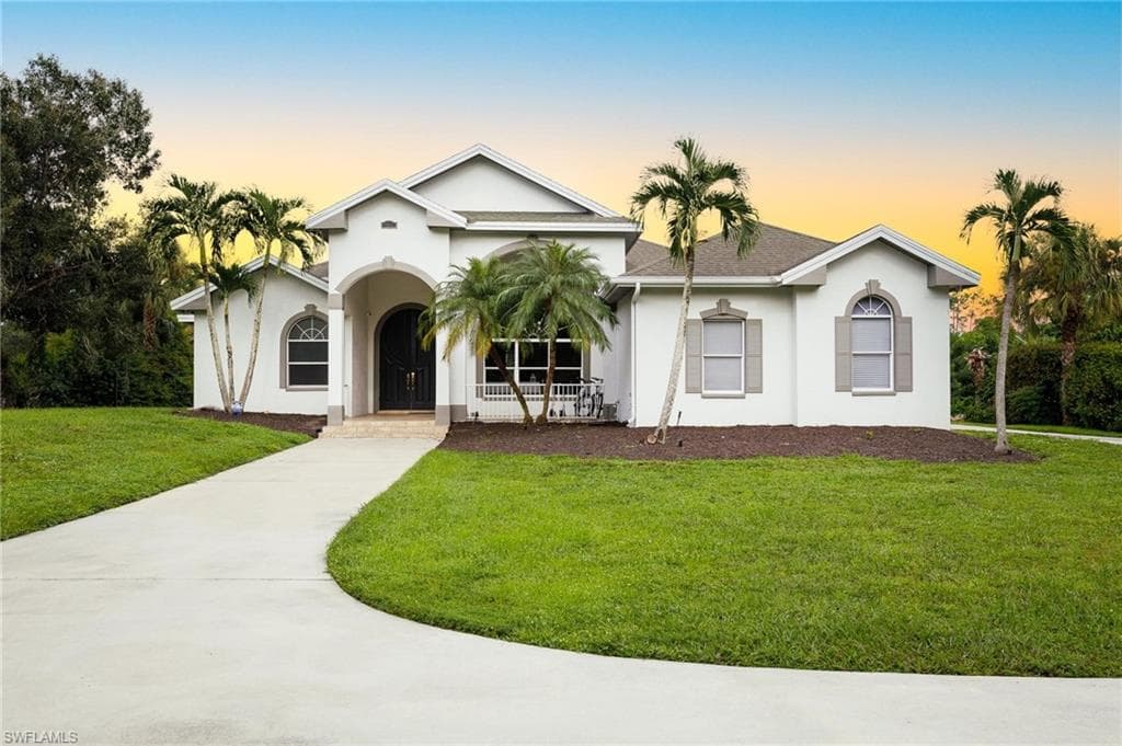 160 Logan BLVD S NAPLES, FL 34119