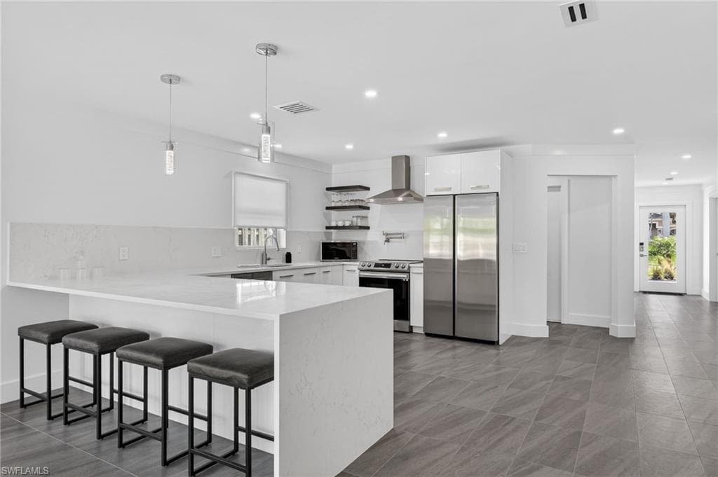 565 110th AVE N NAPLES, FL 34108