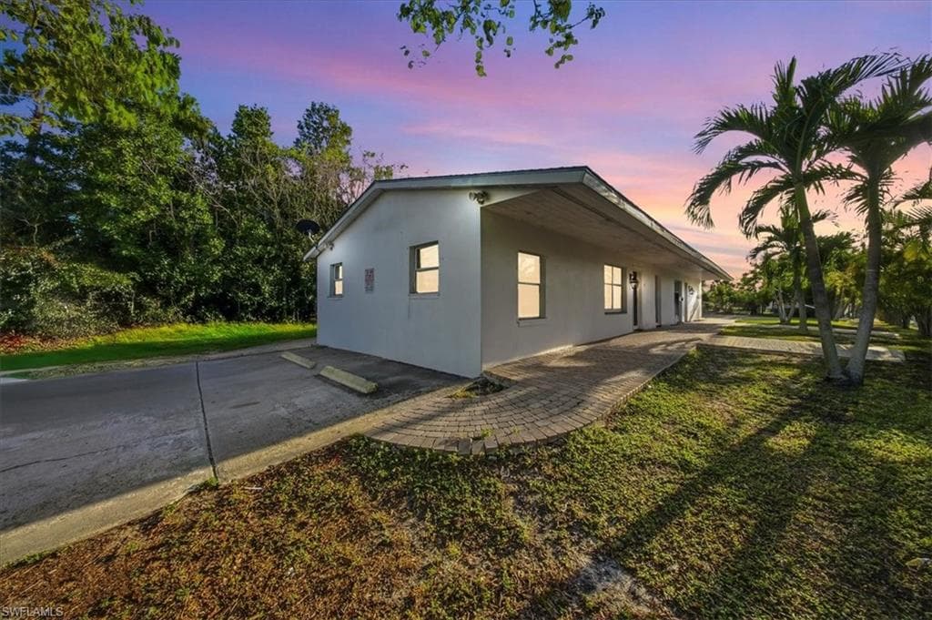 2463 Washington AVE NAPLES, FL 34112