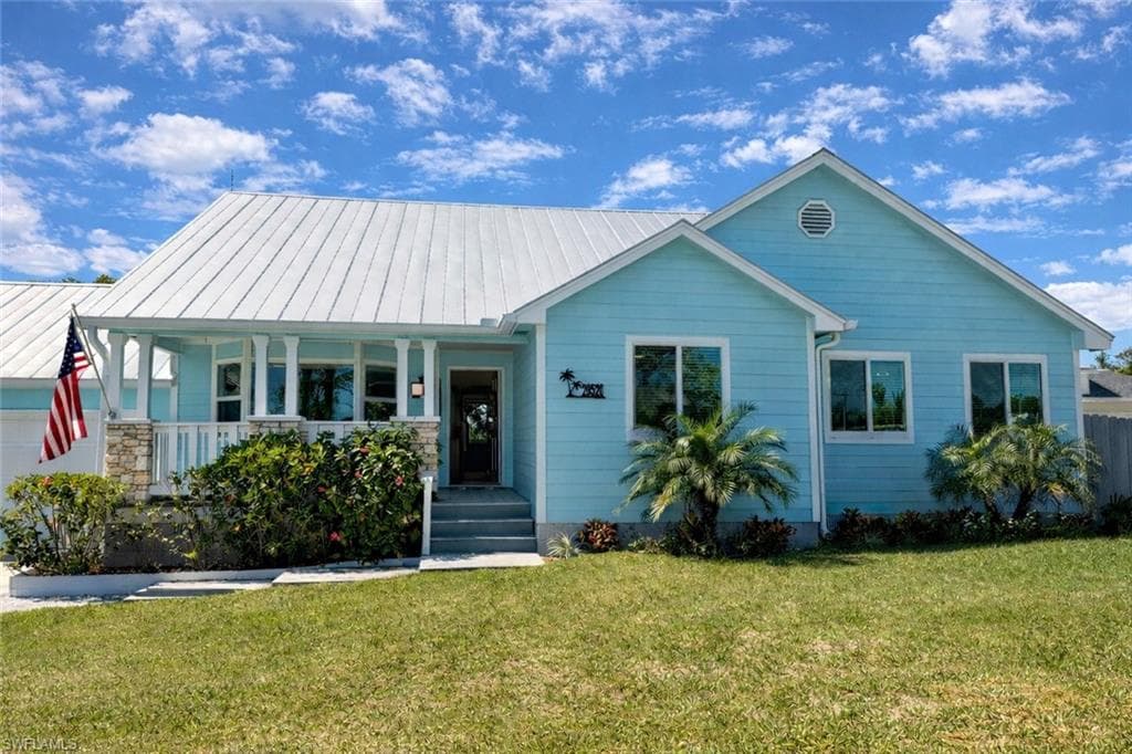 20520 Pine Tree LN ESTERO, FL 33928