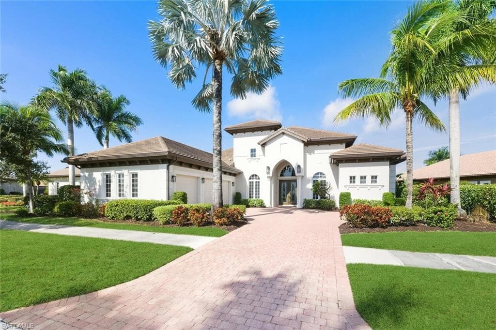 8977 Crooked Stick CT NAPLES, FL 34113