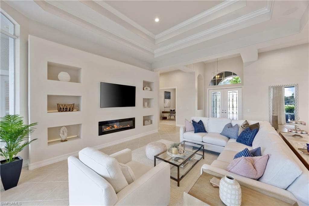 8950 Shenendoah CIR NAPLES, FL 34113