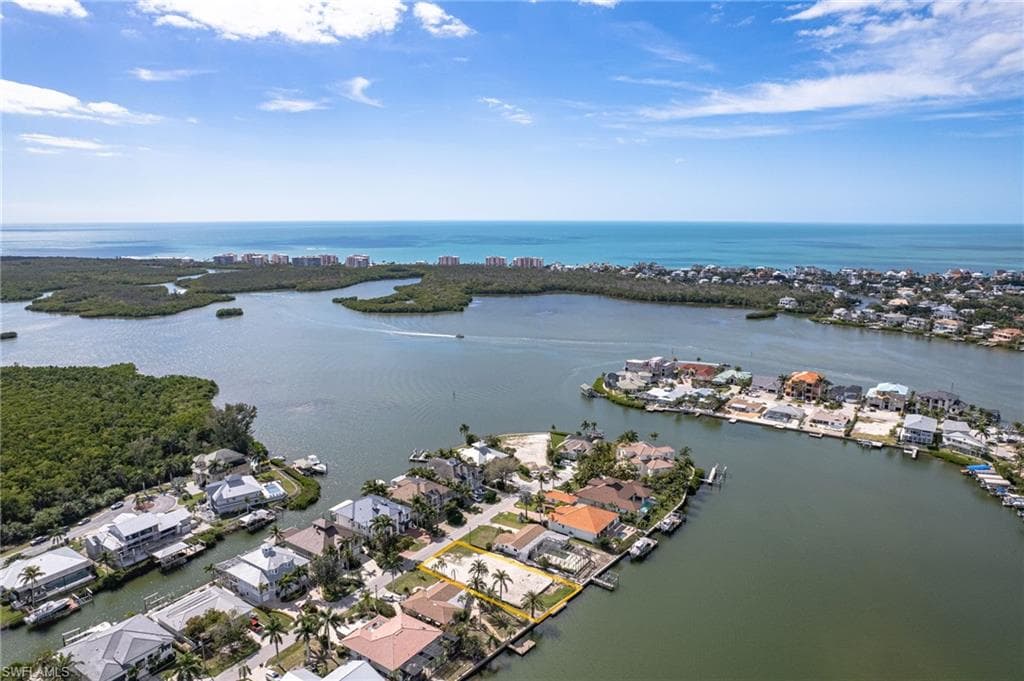 251 6th ST BONITA SPRINGS, FL 34134