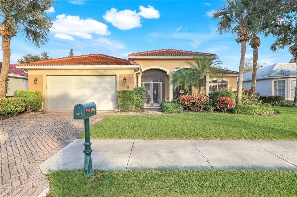 3815 Recreation LN NAPLES, FL 34116
