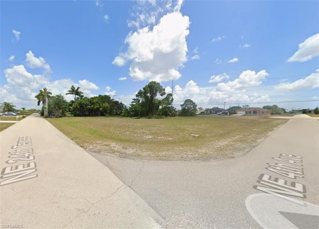 400 NE 24th TER CAPE CORAL, FL 33909