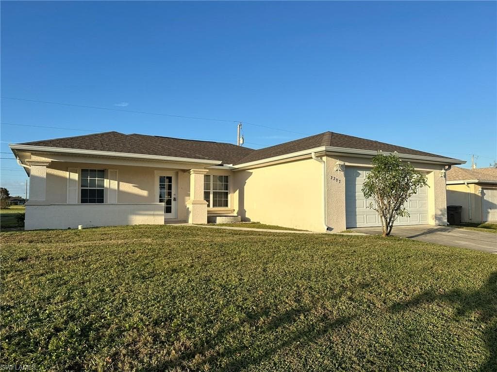 2207 NE 15th LN CAPE CORAL, FL 33909