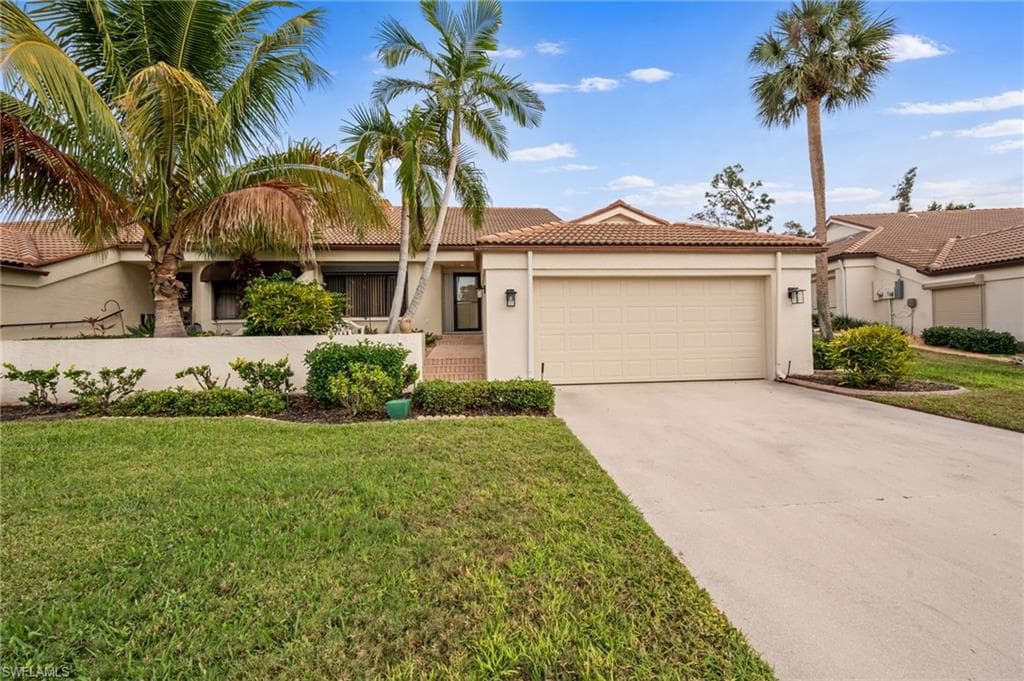 6106 Forest Villas CIR FORT MYERS, FL 33908