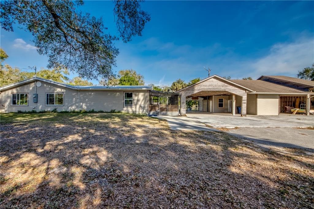 19330 Meredith RD NORTH FORT MYERS, FL 33917