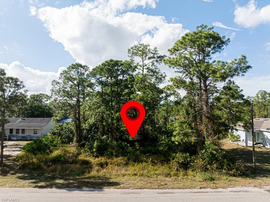 921 Moore AVE LEHIGH ACRES, FL 33972