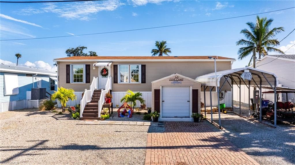 2862 York RD ST. JAMES CITY, FL 33956