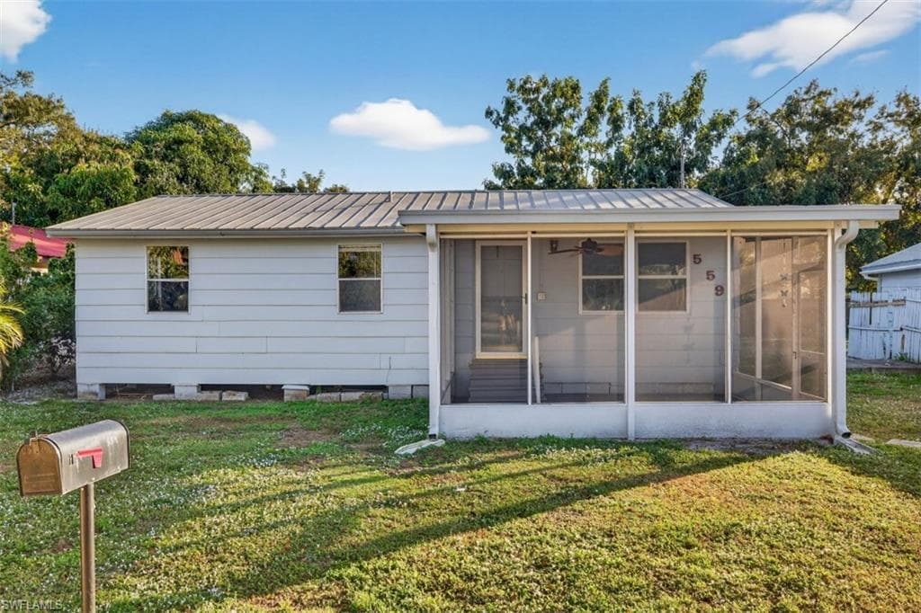559 Clark ST NORTH FORT MYERS, FL 33903