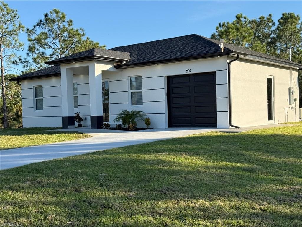 207 W 15th ST LEHIGH ACRES, FL 33972