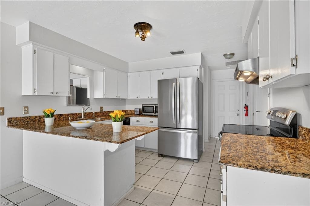 918 SE 35th ST CAPE CORAL, FL 33904