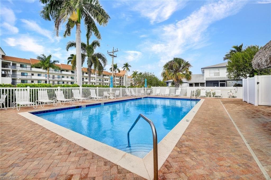 731 Elkcam CIR B114 MARCO ISLAND, FL 34145