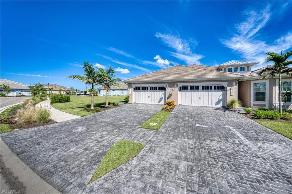 6421 Carnival RD NAPLES, FL 34113