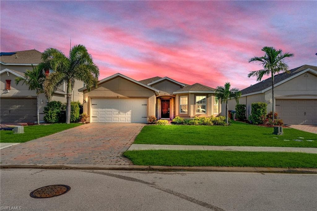 3477 Acapulco CIR CAPE CORAL, FL 33909