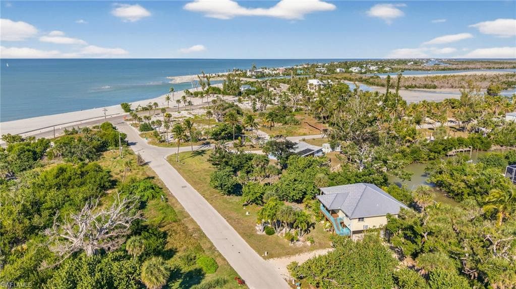6476 Pine AVE SANIBEL, FL 33957