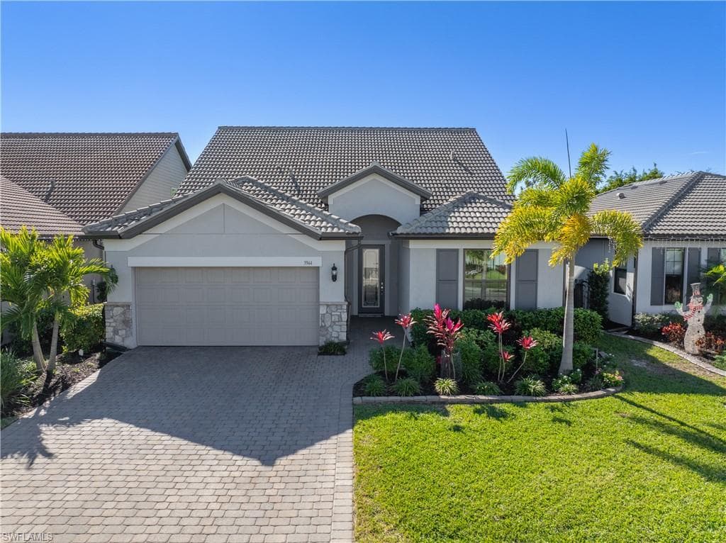 3944 Black Eagle LN FORT MYERS, FL 33966