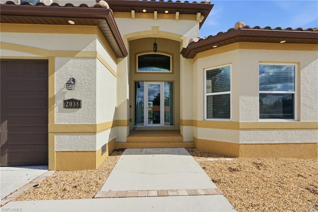 2038 Bahama AVE FORT MYERS, FL 33905