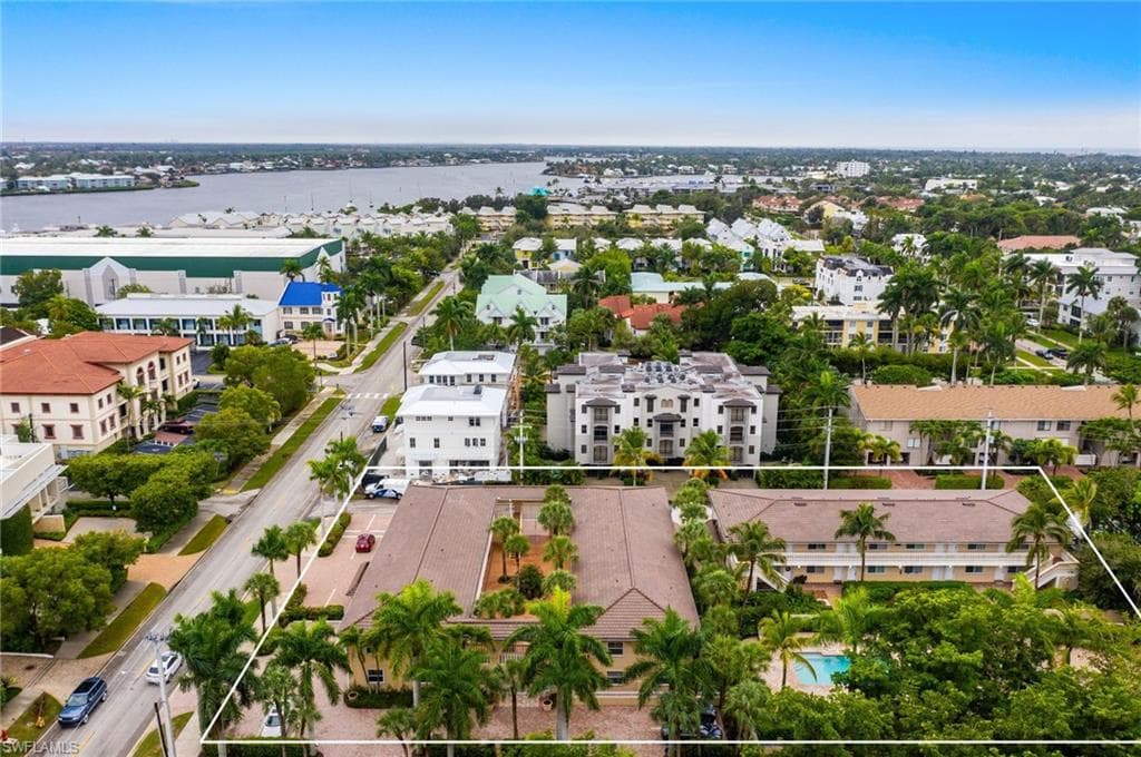980 7th AVE S 101 NAPLES, FL 34102