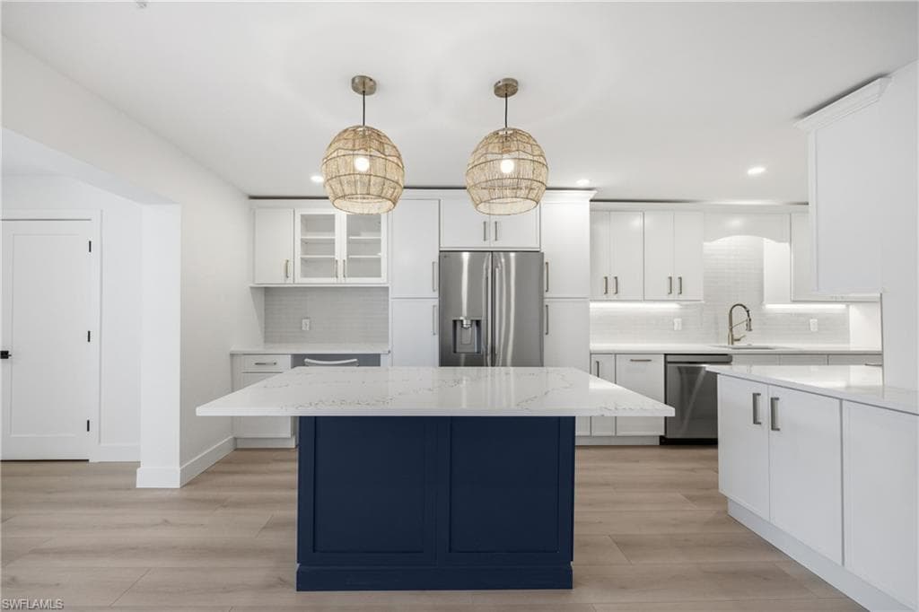 333 Harbour DR 109 NAPLES, FL 34103