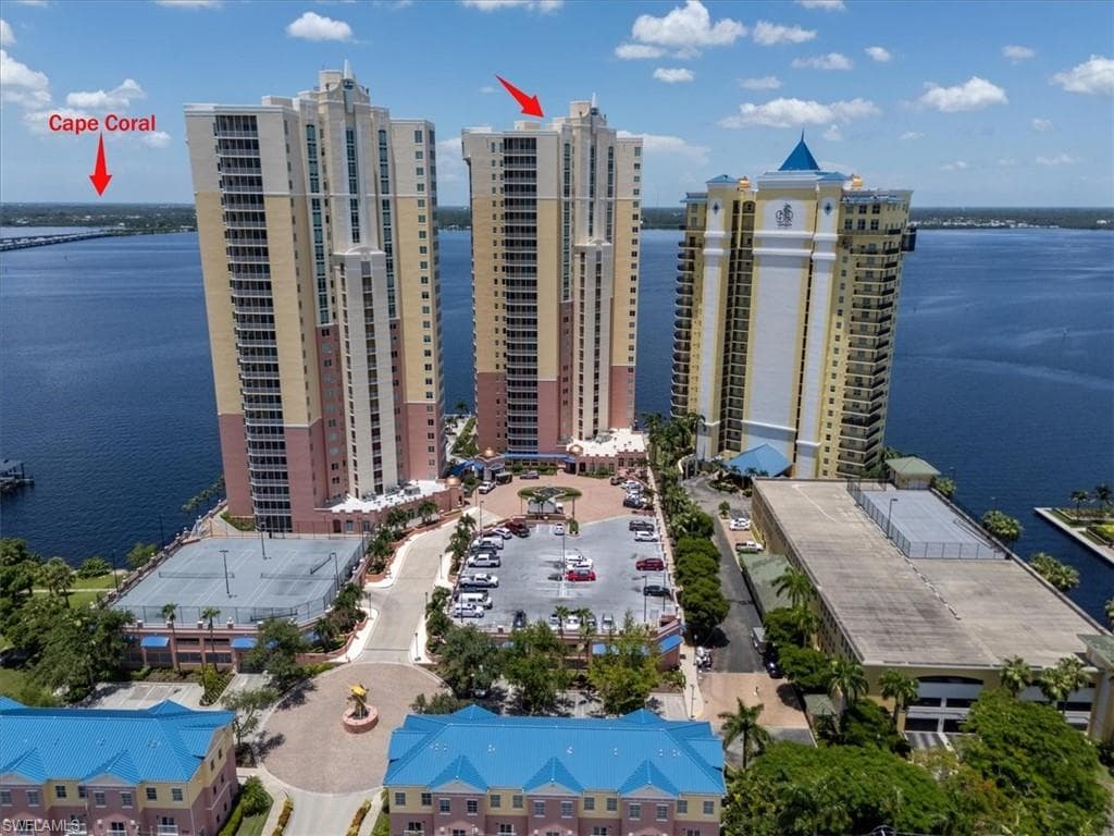 2745 1st ST 305 FORT MYERS, FL 33916