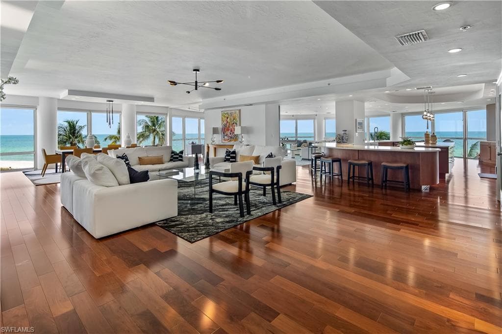 4601 Gulf Shore BLVD N 3 NAPLES, FL 34103