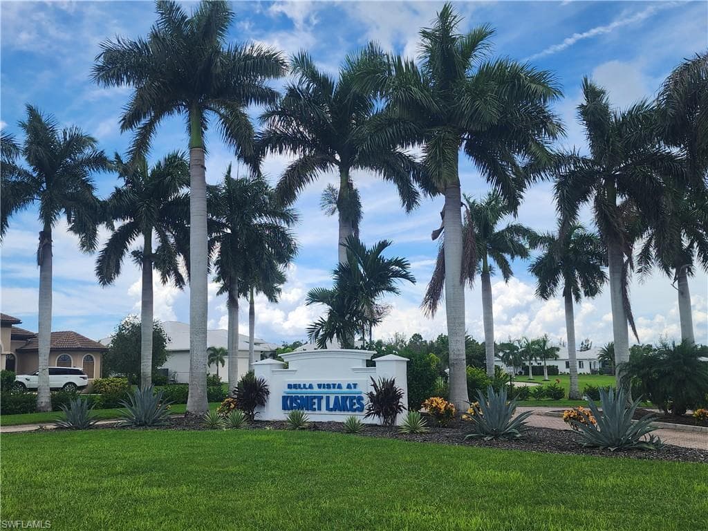 3801 Kismet Lakes LN CAPE CORAL, FL 33993
