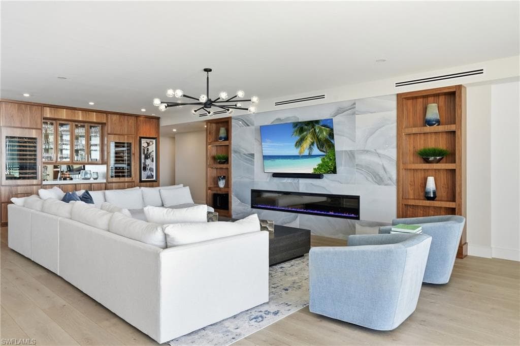 13945 Old Coast RD 1906 NAPLES, FL 34110