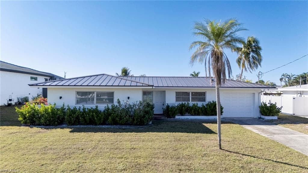5256 Willow CT CAPE CORAL, FL 33904