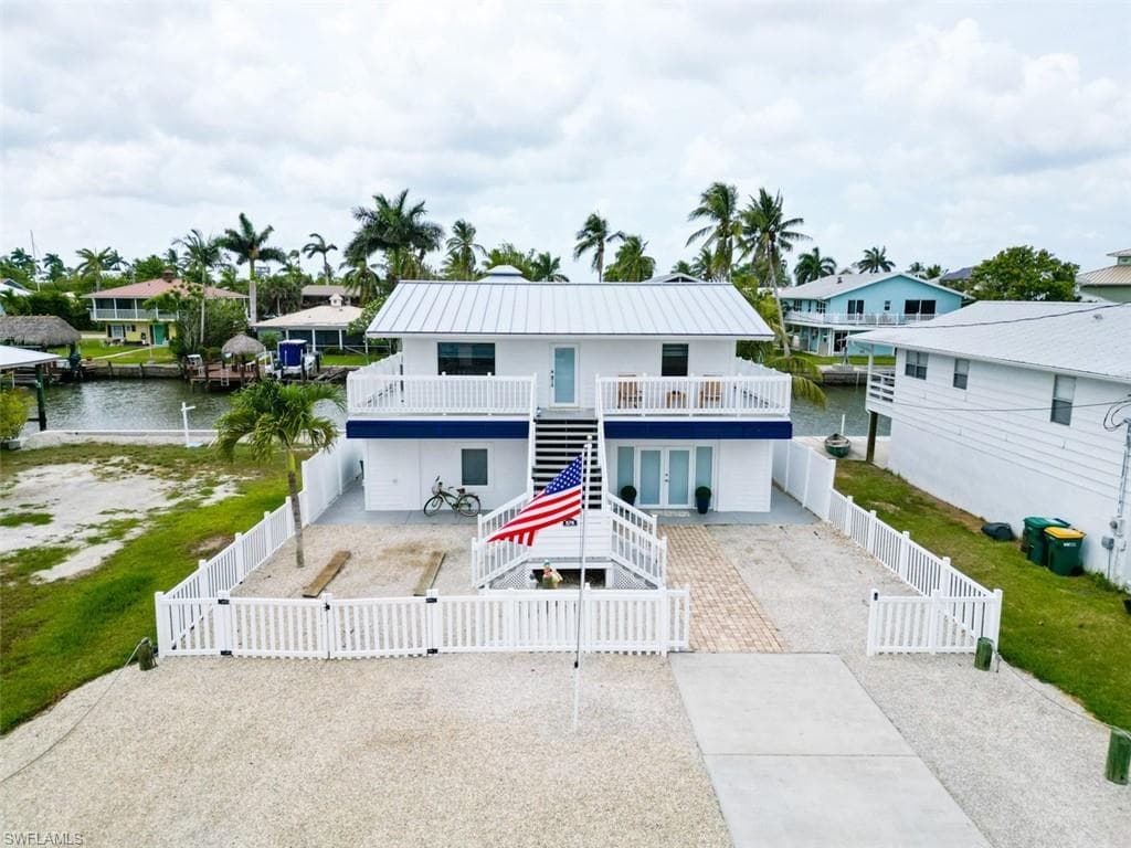 576 Coconut AVE GOODLAND, FL 34140