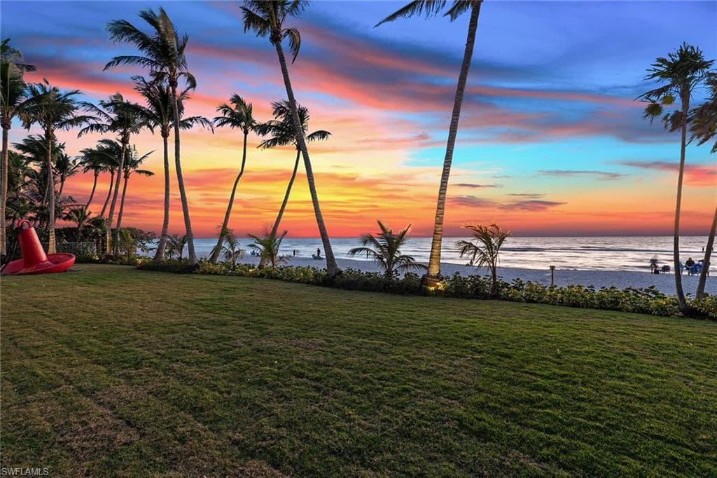 30 3rd AVE S NAPLES, FL 34102