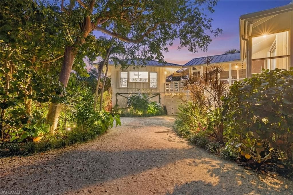 1973 Wild Lime DR SANIBEL, FL 33957