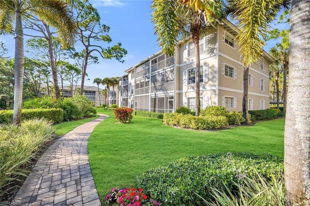 322 Sugar Pine LN 322 NAPLES, FL 34108