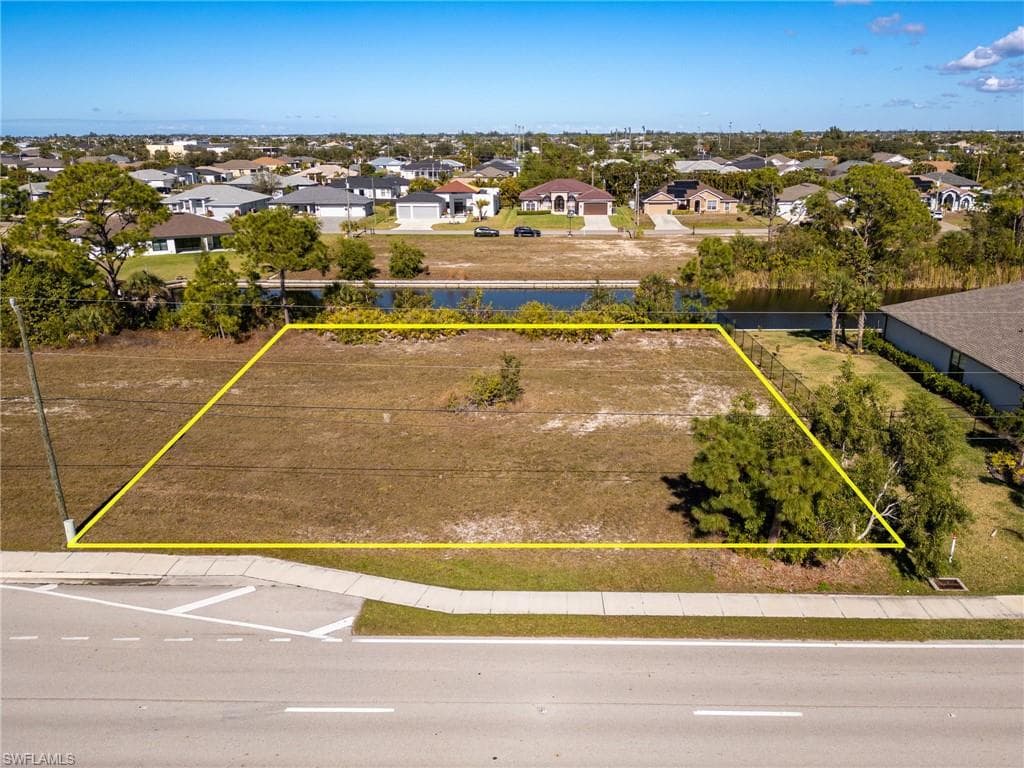 2719 Ceitus PKWY CAPE CORAL, FL 33991