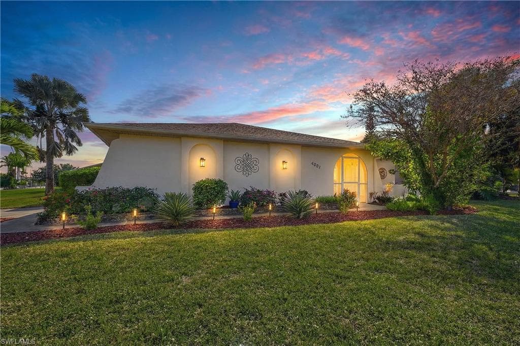 4047 Country Club BLVD CAPE CORAL, FL 33904