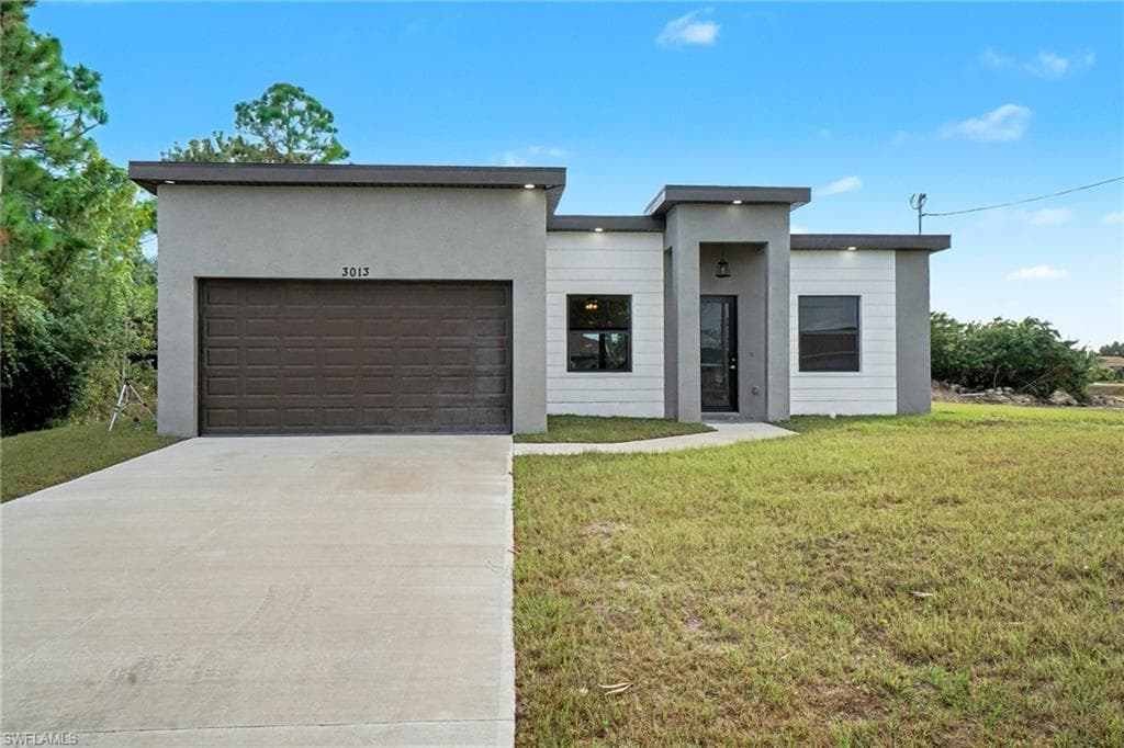 3013 4th ST SW LEHIGH ACRES, FL 33976
