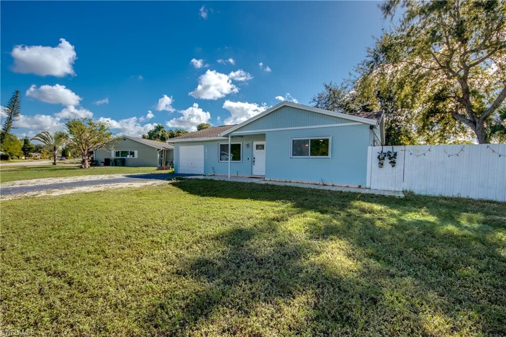 2912 Poinciana DR NAPLES, FL 34105